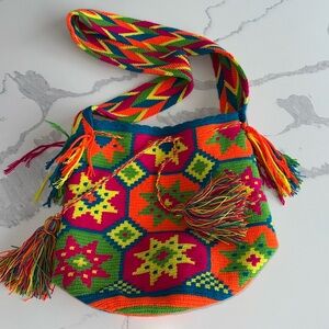 WAYUU MOCHILA CROSSBODY BAG NEON WOVEN COLUMBIA BUCKET BAG Beach vacation pool